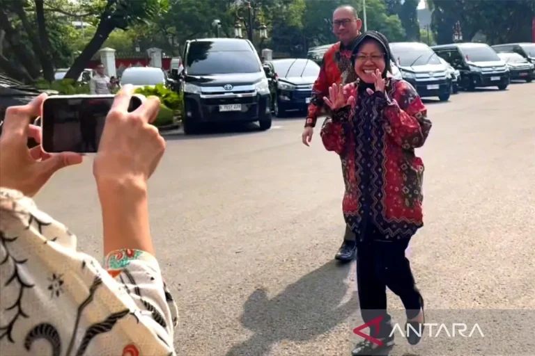 Presiden Jokowi Terima Risma di Istana Merdeka Usai Daftar sebagai Bakal Calon Gubernur Jawa Timur